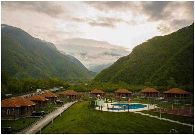 أذربيجان: وجهة ساحرة للسياحة الطبيعية والثقافية