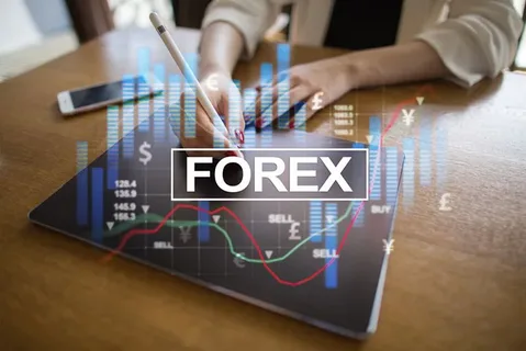 أفضل منصات تداول الفوركس باللغة العربية: بروكر محترف وeToro