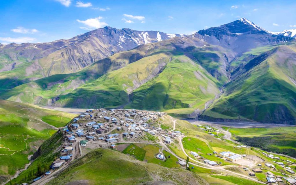شاهداغ: وجهة السياحة الجبلية الساحرة في اذربيجان
