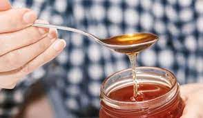 فوائد العسل الملكي وكيفية استخدامه في العلاجات الطبيعية