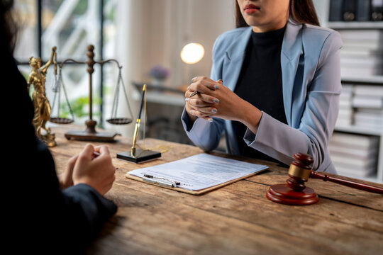 التعامل مع تأخيرات في توريد السلع ودور محامي العقود في ذلك