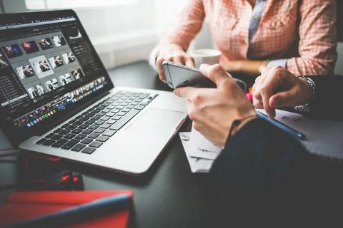 تقنيات الكتابة الإبداعية لجذب الانتباه وتحقيق التحويلات