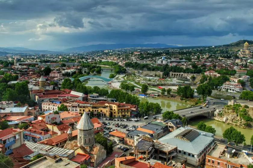 قلعة ناريكالا: تاريخ وثقافة في قلب تبليسي