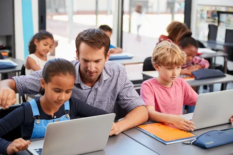 كيف تتجاوز التحديات وتعزز الثقة بالنفس في وجه الصعوبات؟