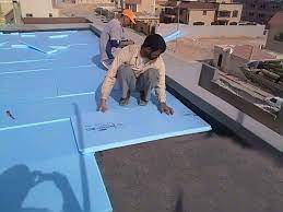 فوائد عزل الأسطح الشينكو في عنيزة: توفير الطاقة وحماية الهياكل