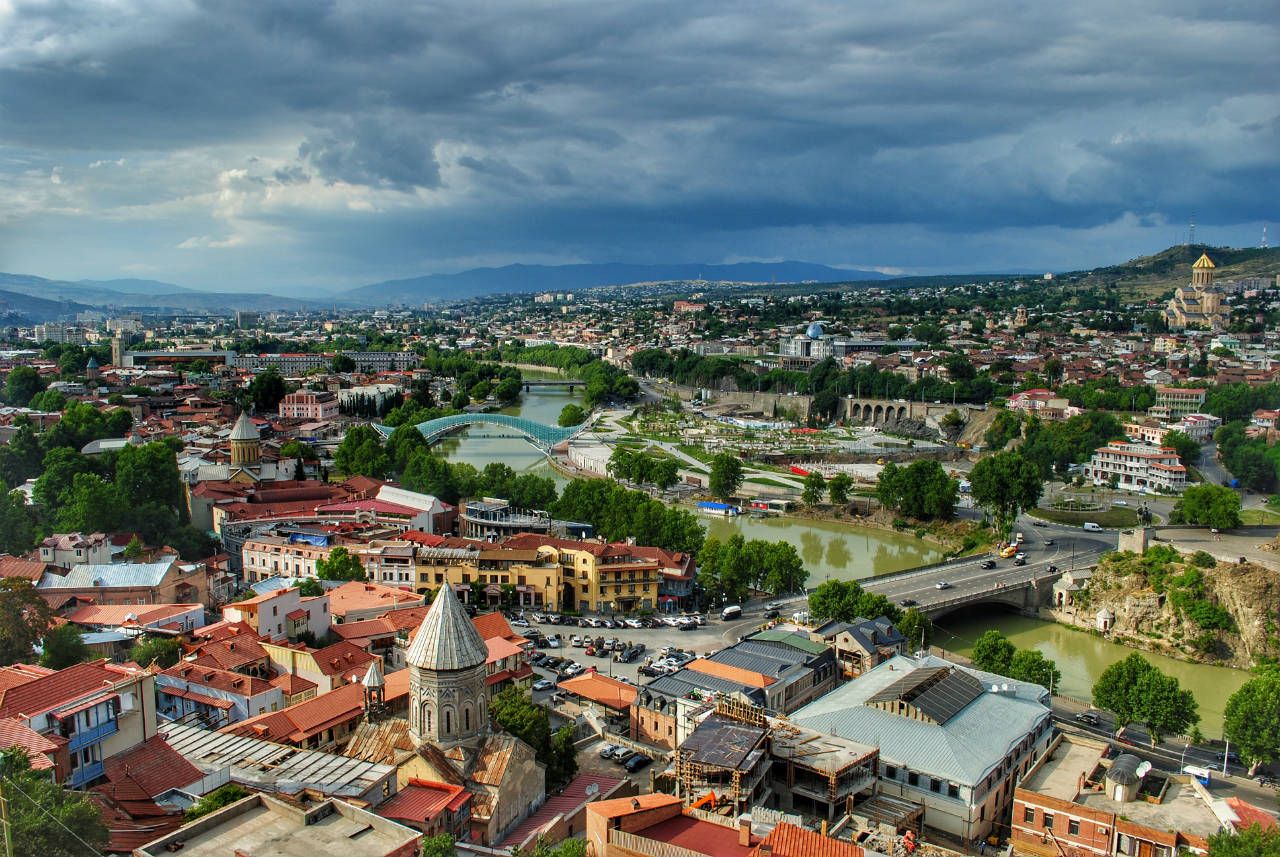 أجمل مناطق السياحية في جورجيا تبليسي: استمتع بزيارة قلعة ناريكالا
