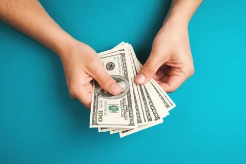 كيف يمكن للمدونين واليوتيوبرز الربح من محتواهم عبر الإنترنت؟