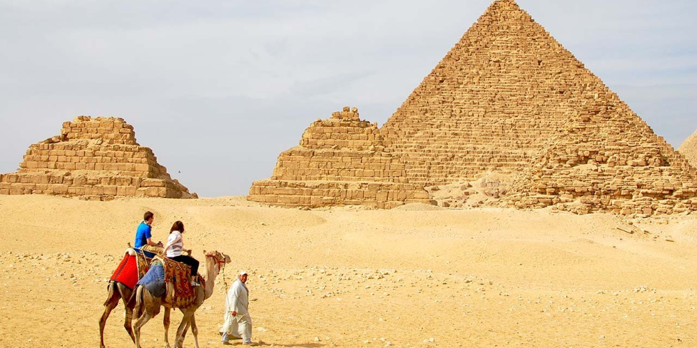 Experience History: Guided Hurghada Pyramids Tour by Bus