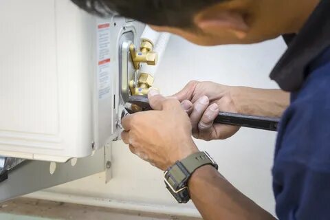استخدام الطاقة الشمسية: عروض التكييف الصحراوي الصديقة للبيئة