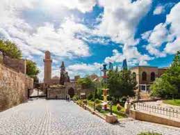 تأثير القلاع في تطوير السياحة الثقافية في أذربيجان