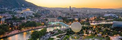 قم بزيارة جورجيا في الخريف: تجربة لا تُنسى لألوان الطبيعة