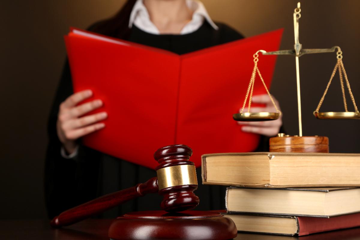 ميزات الاستعانة بأفضل محامي شركات في القضايا التجارية
