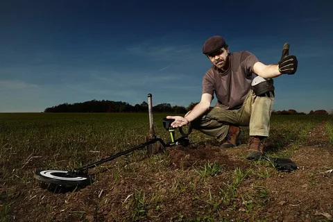 Uncovering Hidden Treasures: Gold and Metal Detectors Explained