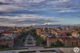 تجربة فريدة في عروض سياحية إندونيسيا: استمتع بالمغامرات البحرية والثقافة الغنية