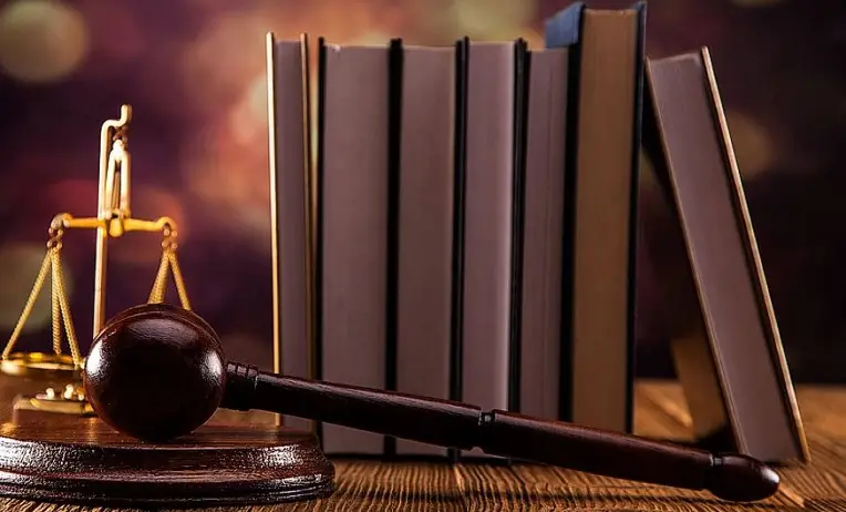 كيف يقوم محامي الشركات بحماية الملكية الفكرية والسرية التجارية؟