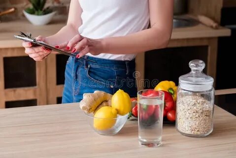 تناول الأطعمة القليلة السعرات الحرارية وفوائدها في إنقاص الوزن