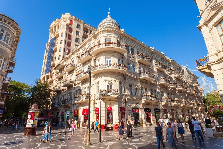 باريس: مدينة الحب والرومانسية لشهر العسل