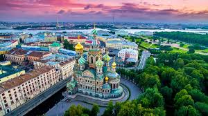 قصر الشتاء في سانت بطرسبرغ: نافورات تاريخية ومعمار ساحر