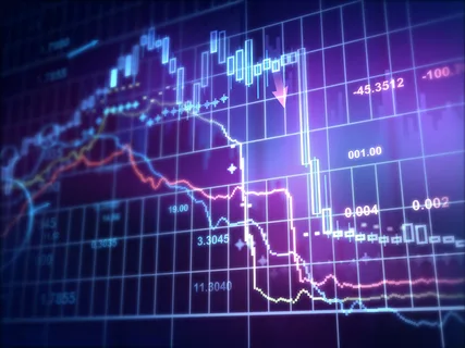 كيف يؤثر التداول النقدي على استراتيجيات الاستثمار في سوق الفوركس؟