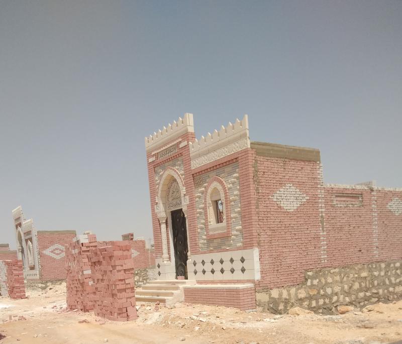 تصميم مقابر 15 مايو وتأثيرها على الزوار