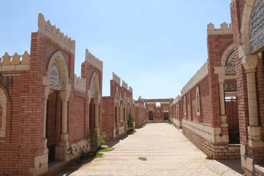 أفضل العروض لشراء مدافن اكتوبر للبيع