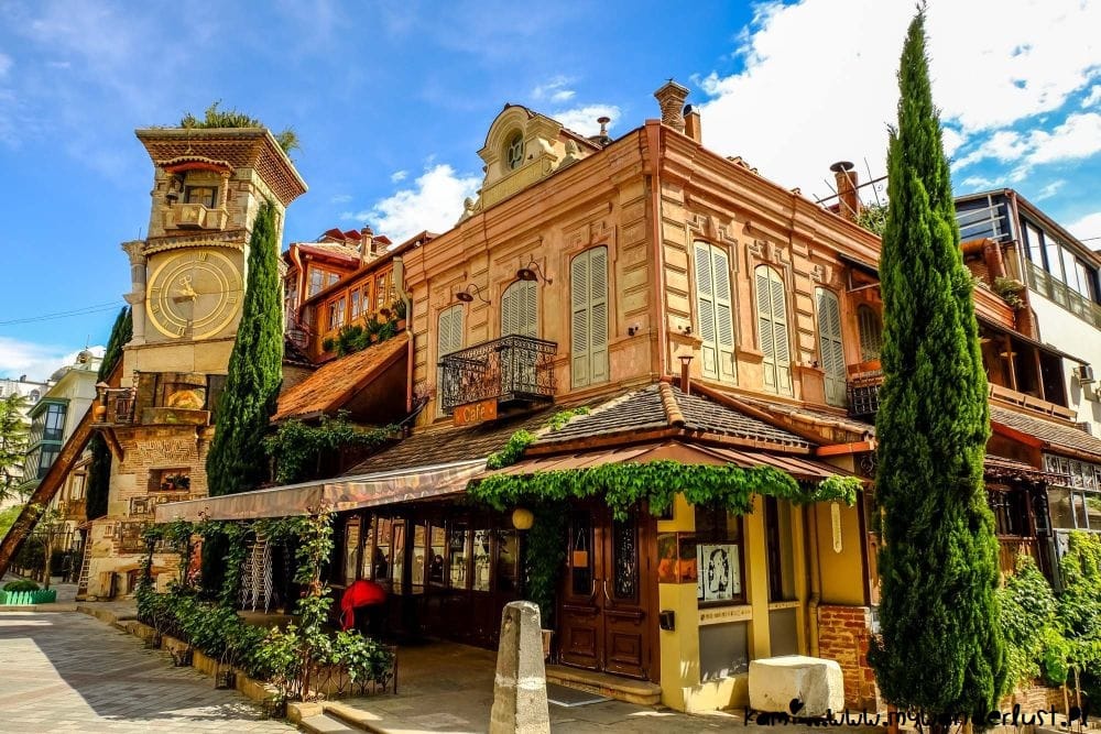 جولة سياحية في جورجيا: أماكن مثالية للعوائل