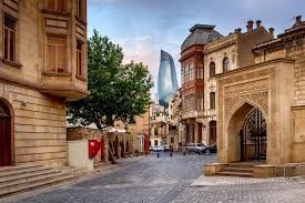 تذوق المأكولات الشهية في رحلة السياحة في أذربيجان للعرب
