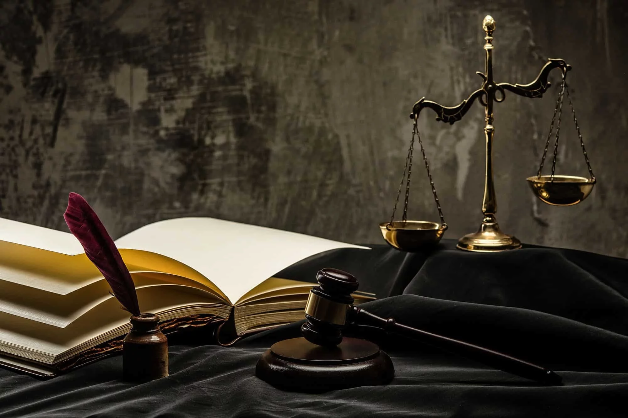 أهمية اختيار مكتب استشارات قانونية موثوق به لحماية حقوقك