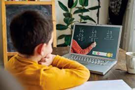أهمية دروس اللغة العربية في تطوير المهارات اللغوية للأطفال