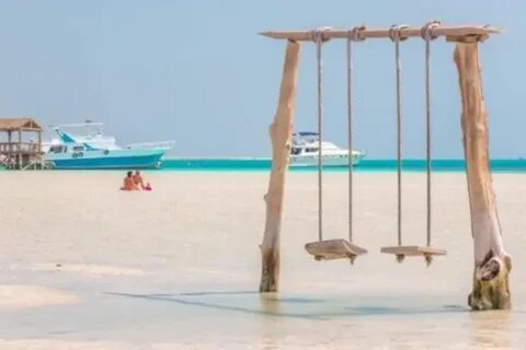 Discovering the Hidden Gems of Hurghada: Sea Boat Tour