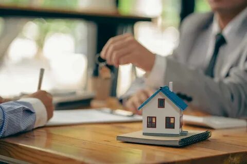 احصل على غرفة فندقية للبيع بإطلالة خلابة على البحر