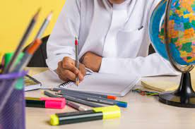 فوائد استخدام مواقع تعليمية في تحسين مهارات الكتابة باللغة العربية