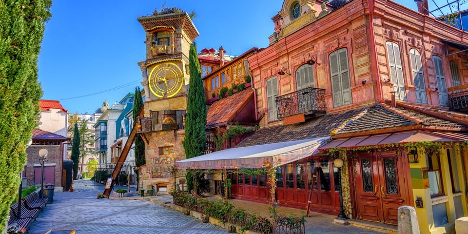 تجربة المسافر العرب في جورجيا: بين الثقافة والمغامرة