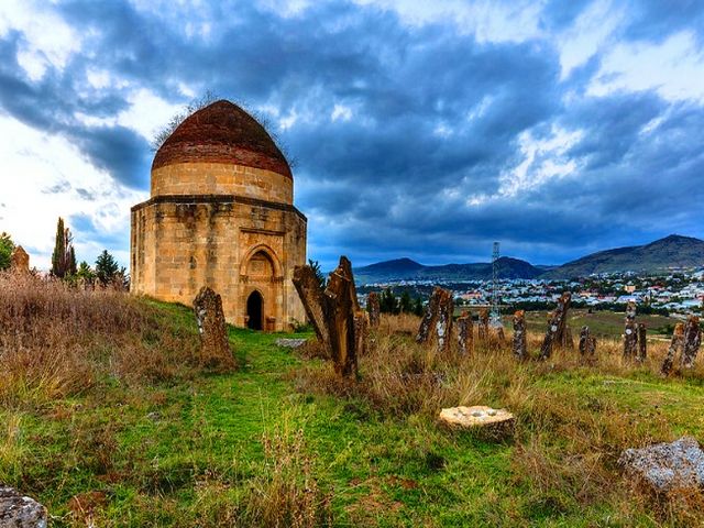 اكتشف تاريخ أذربيجان في مدينة باكو القديمة