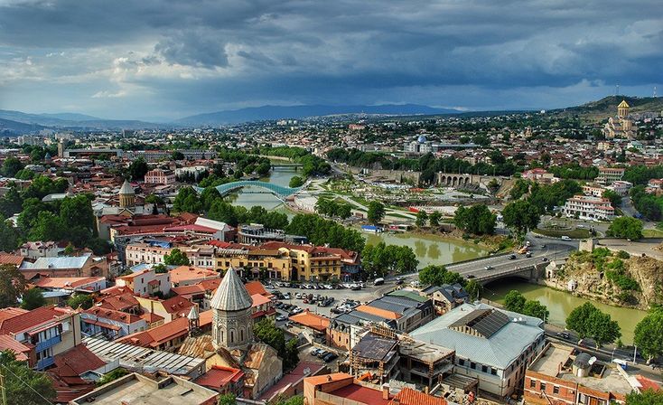 استكشف جمال الطبيعة والثقافة في جورجيا الرائعة