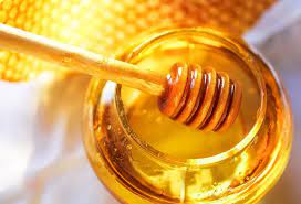 كيفية استخدام الأكياس العسل الملكي في العناية بالبشرة