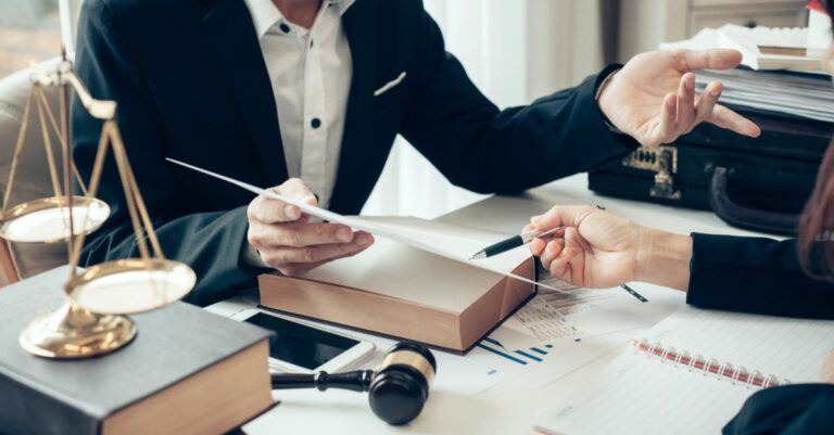 أهمية التواصل مع مكتب المحاماة في مصر لحل النزاعات القانونية