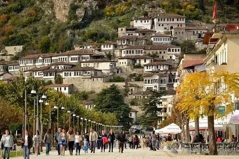 نخلة جميرا: جنة الجزر الاصطناعية في دبي