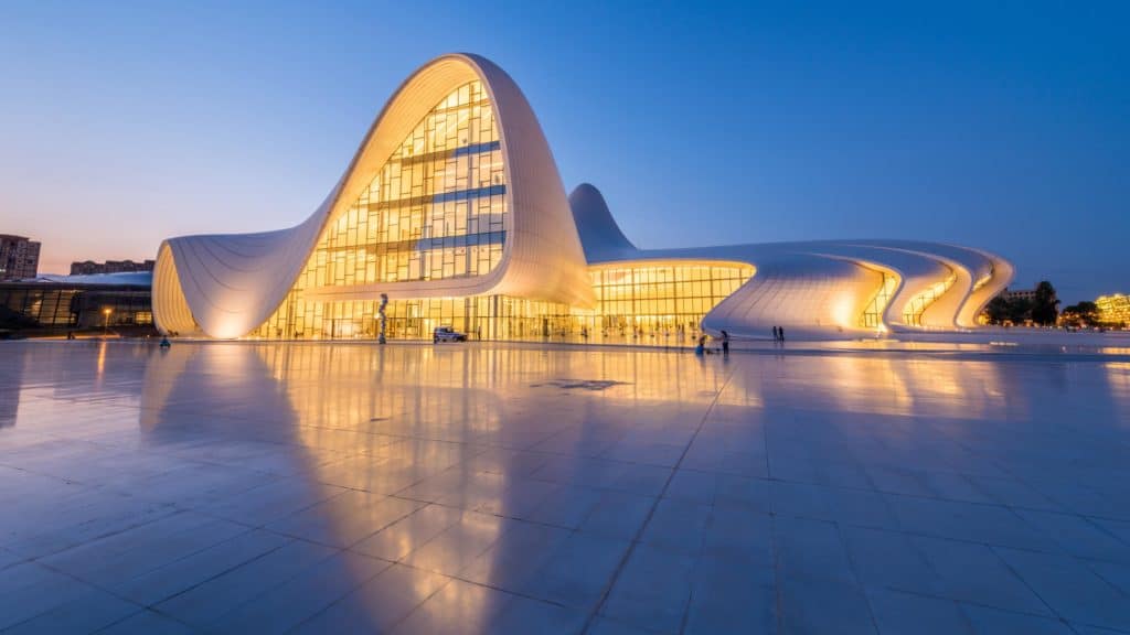 استمتع بالثقافة والتاريخ في أذربيجان واكتشف أثارها القديمة