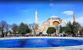 بودروم في تركيا: وجهة سياحية مميزة ومركز للحياة الليلية النابضة