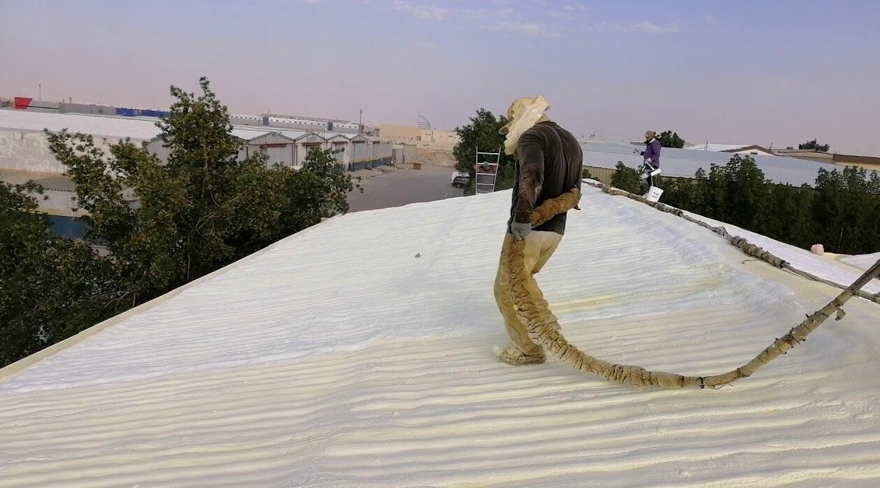 أنواع عزل الأسطح المناسبة لكل نوع من التشطيبات