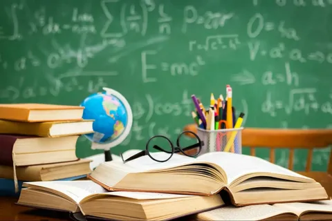 استخدام الرسوم التوضيحية والخرائط الذهنية في تبسيط المناهج