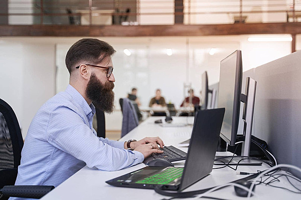 أفضل الأدوات والبرمجيات لتطوير مواقع الويب