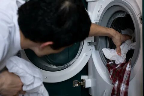 الأداء والكفاءة: كيف تختار أفضل غسالة ملابس لمنزلك
