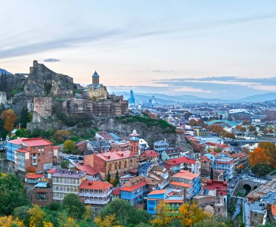 جولة سياحية في مدينة تبليسي: اكتشف جمال العاصمة الجورجية