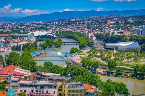 باتومي: وجهة البحر الساحرة في جورجيا