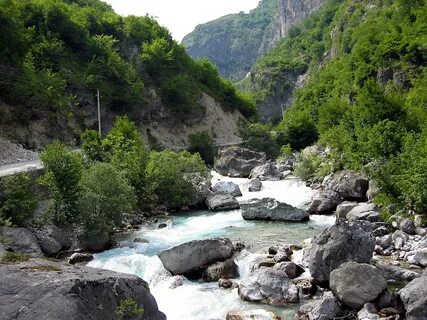 قم بتجربة مغامرات مثيرة في برنامج سياحي في الجبل الأسود