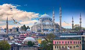 اسطنبول.. مدينة الجسور الشهيرة والمواقع التاريخية الرائعة