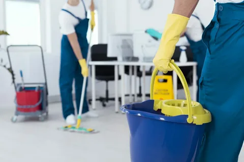 أفضل الطرق لتنظيف الأرضيات والحفاظ عليها نظيفة ولامعة