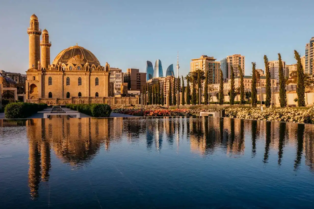 تذوق الطعام الشهي في رحلة سياحية عائلية في أذربيجان